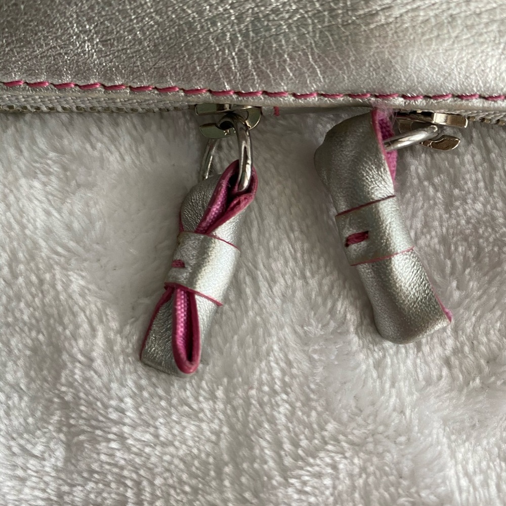 Vintage Y2K Juicy Couture Chic Silver Bow Tie Leather Clutch Wallet EUC - Picture 8 of 14